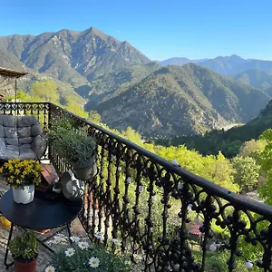 https://maison-de-village-avec-vue-sublime.fr-provencehotel.com